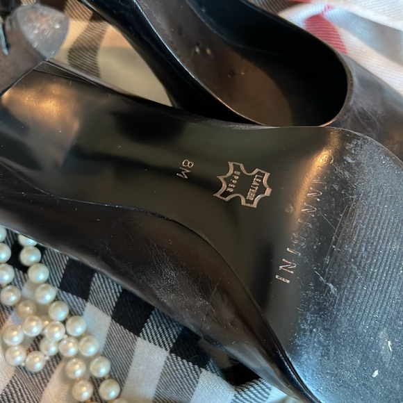 3” Pointed Toe Black Pumps Size 8M - Picture 2 of 7